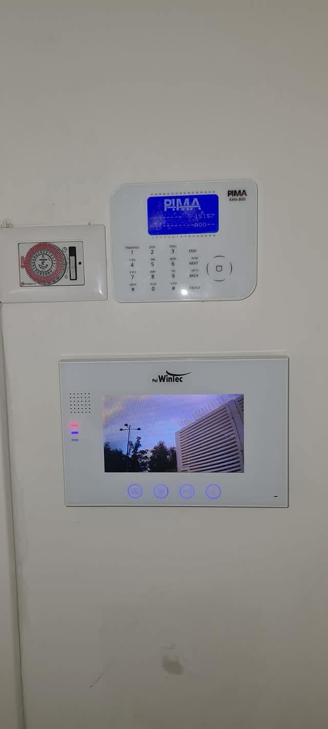 פרויקט סימפל קיי מספר 23 — התקנת מערכות אבטחה