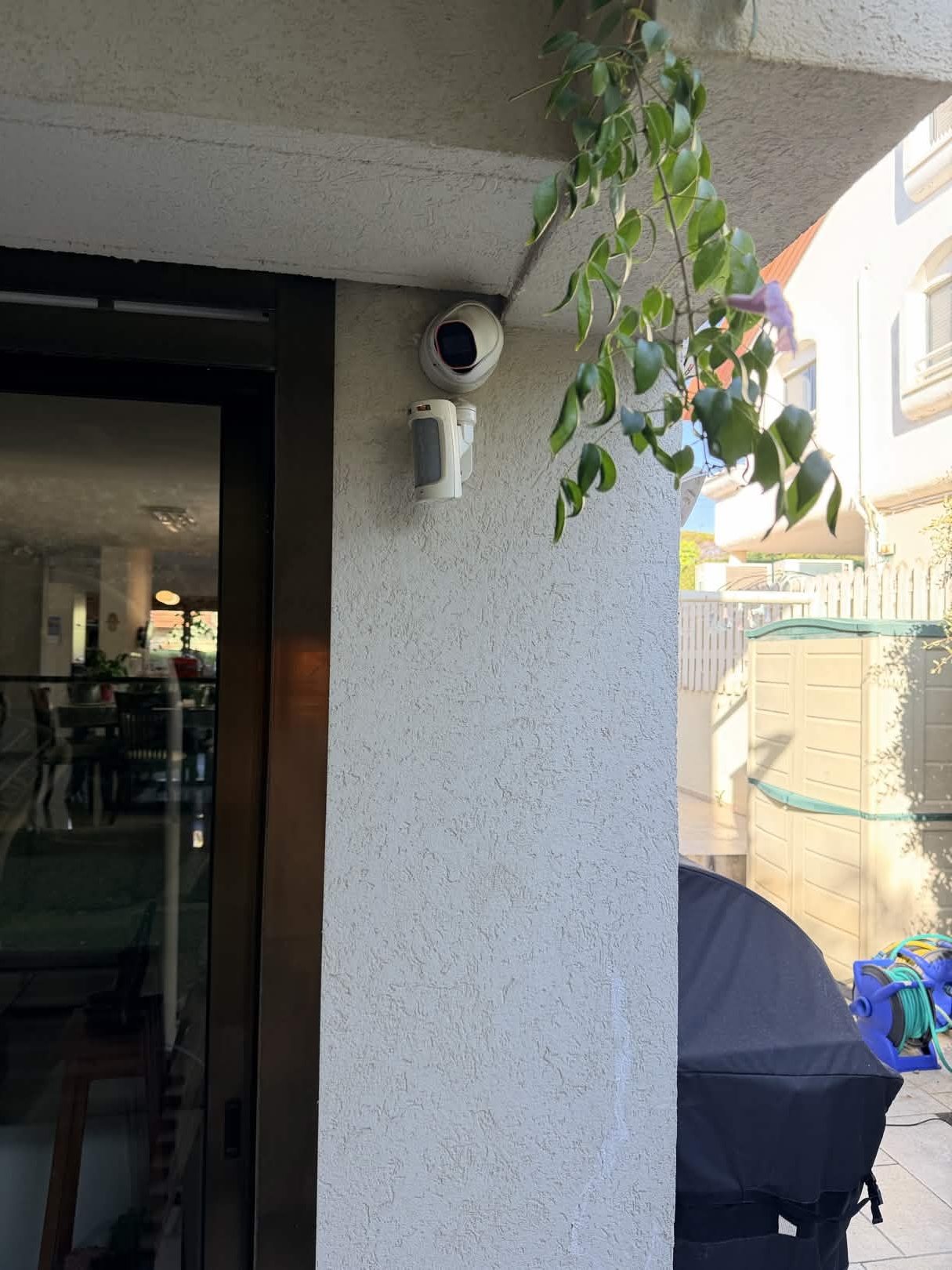 פרויקט סימפל קיי מספר 63 — התקנת מערכות אבטחה